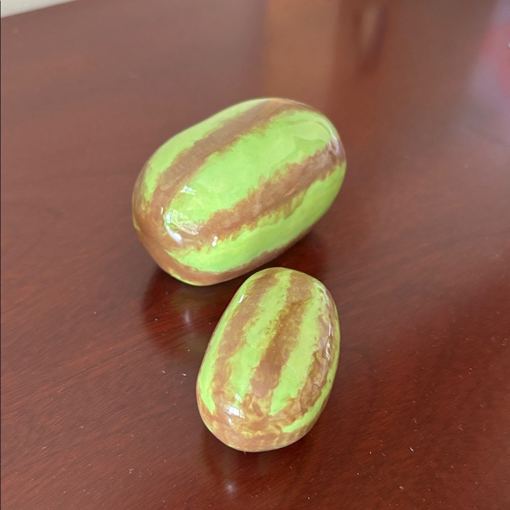 Ceramic green fruit set